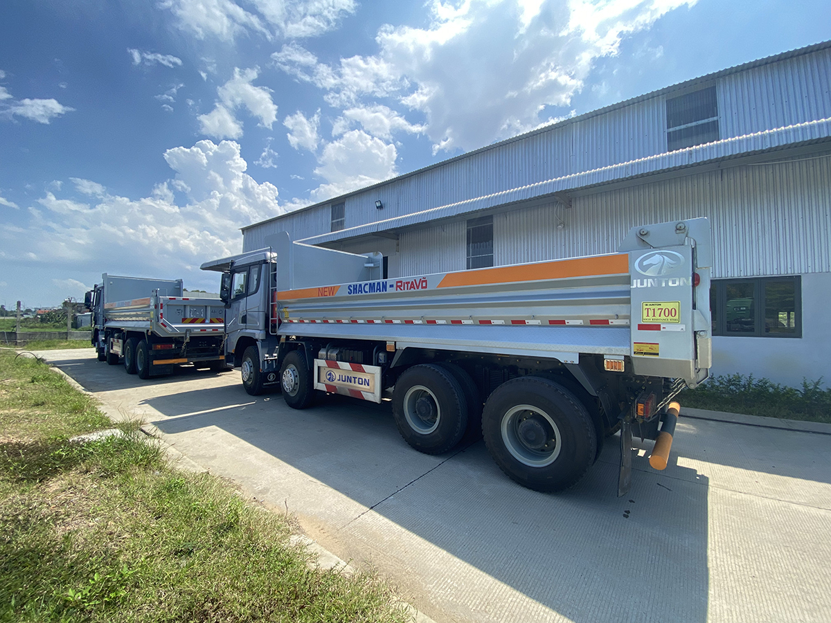 Xe Ben SHACMAN 400HP 8x4 thùng U 13,8m3 3 Xe Ben SHACMAN 400HP 8x4 thùng U 13,8m3 - Ảnh 3