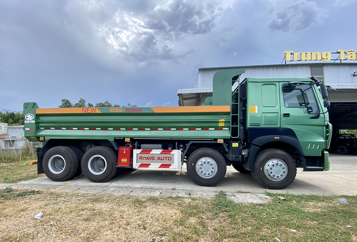 Xe Ben Howo 380 V7G 8x4 thùng U Đúc 14m3 3 Xe Ben Howo 380 V7G 8x4 thùng U Đúc 14m3 - Ảnh 3