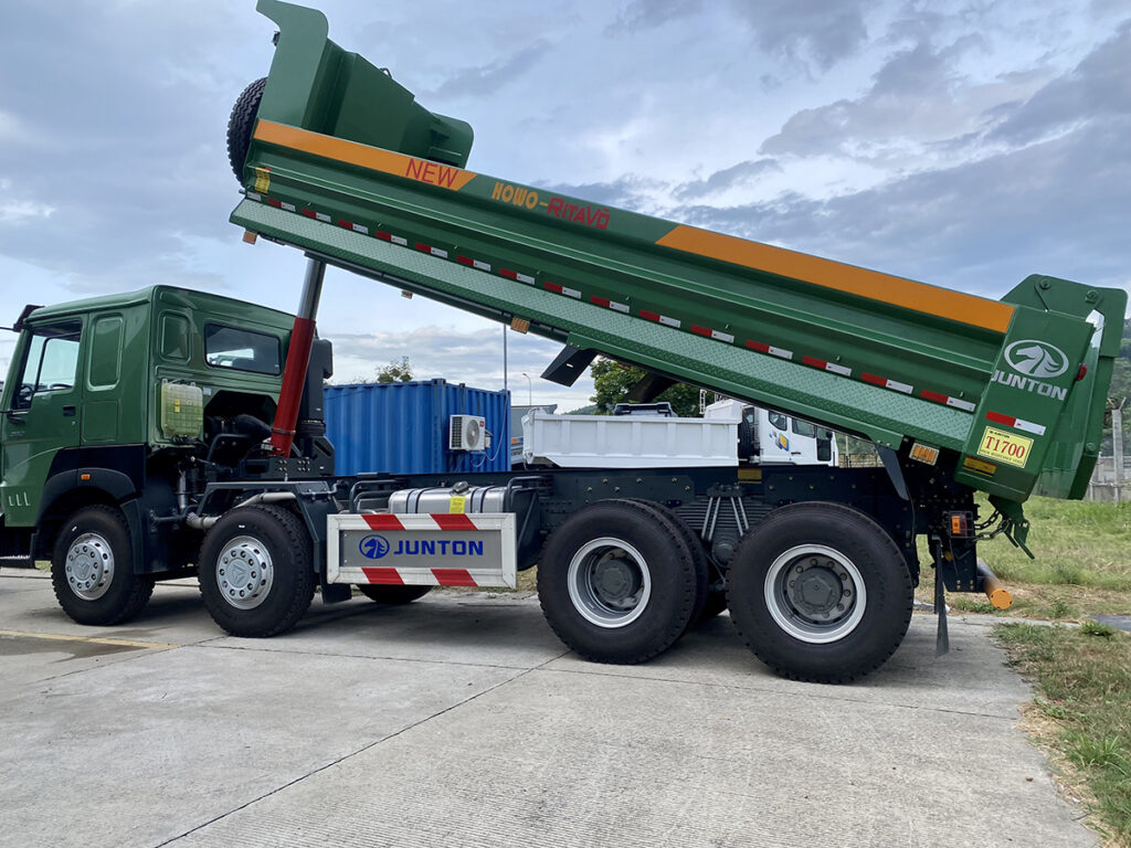 Xe Ben Howo 380 V7G 8x4 thùng U Đúc 14m3 14 xeben howo 380 8x4 thung duc7