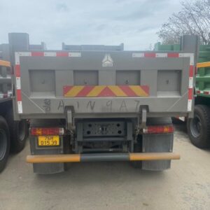 Xe Ben Howo 380 V7G 8x4 thùng vuông 12m3 13 xeben howo 380 8x4 vuong1