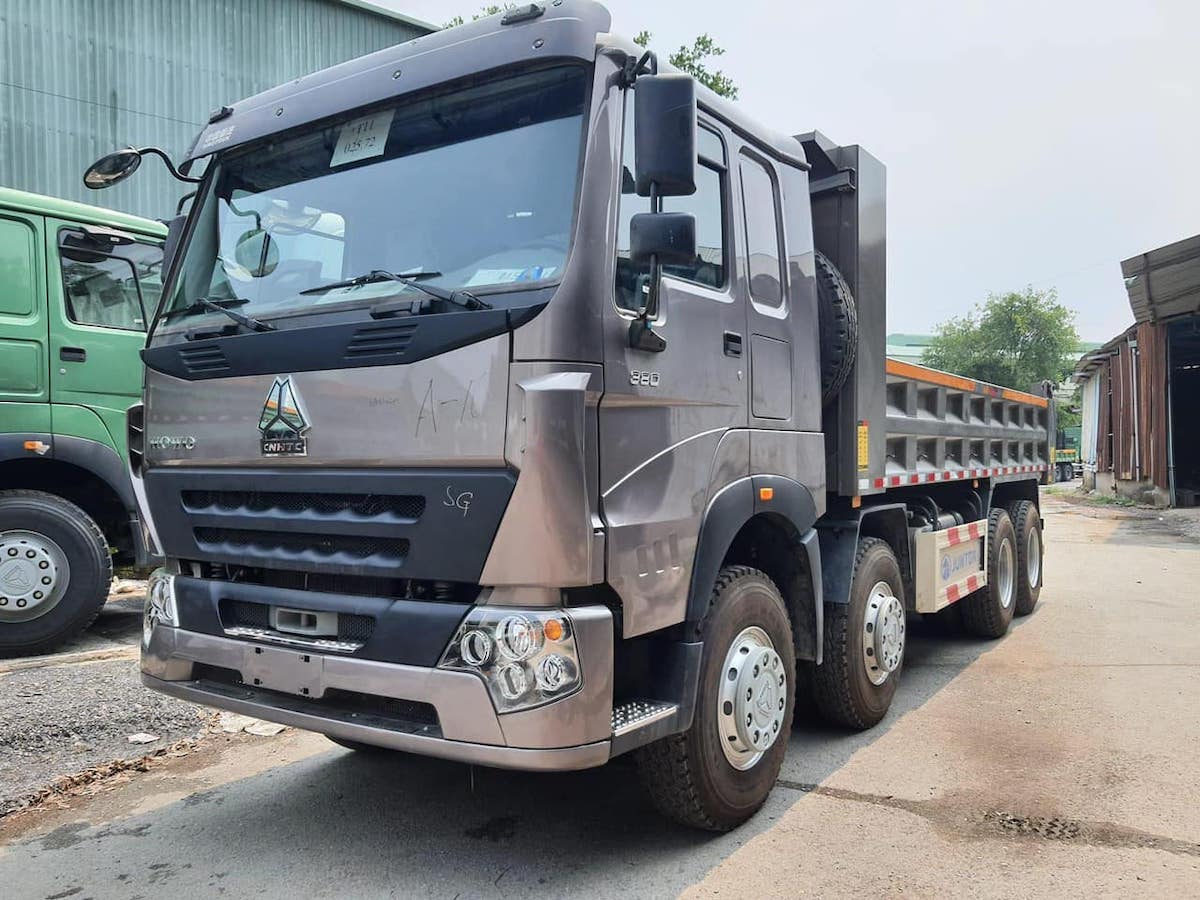 Xe Ben Howo 380 V7G 8x4 thùng vuông 12m3 2 Xe Ben Howo 380 V7G 8x4 thùng vuông 12m3 - Ảnh 2