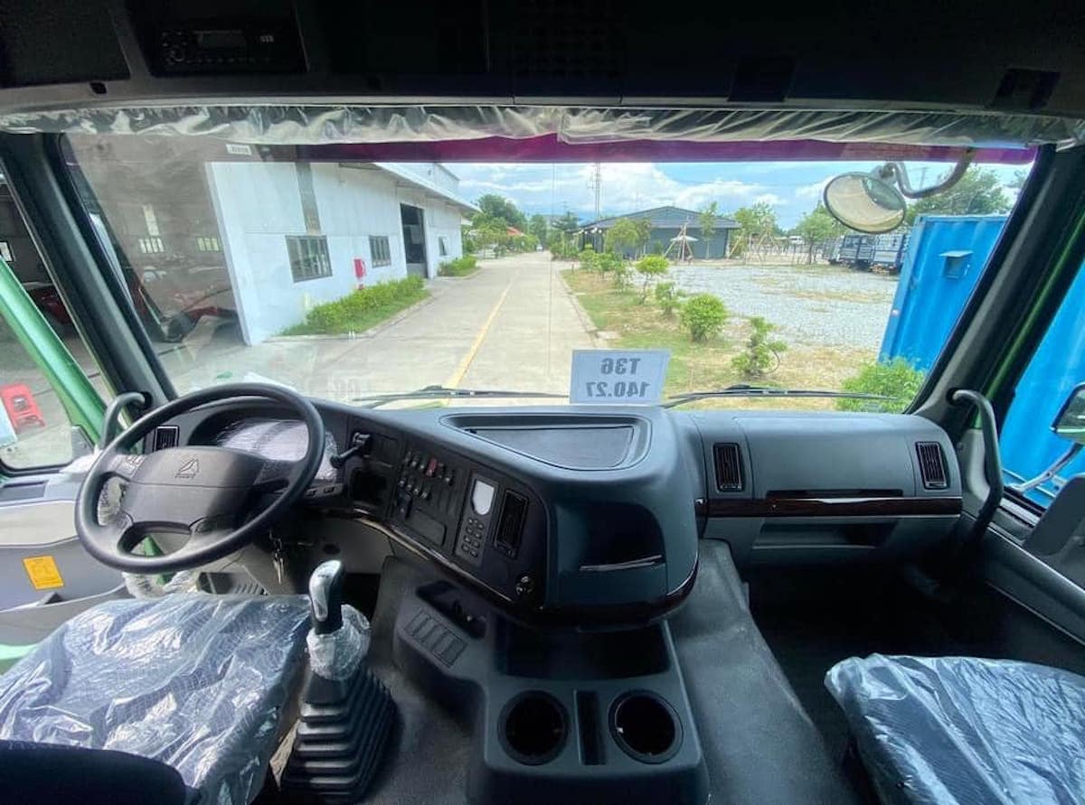 Xe Ben Howo 380 V7G 8x4 thùng vuông 12m3 8 Xe Ben Howo 380 V7G 8x4 thùng vuông 12m3 - Ảnh 8