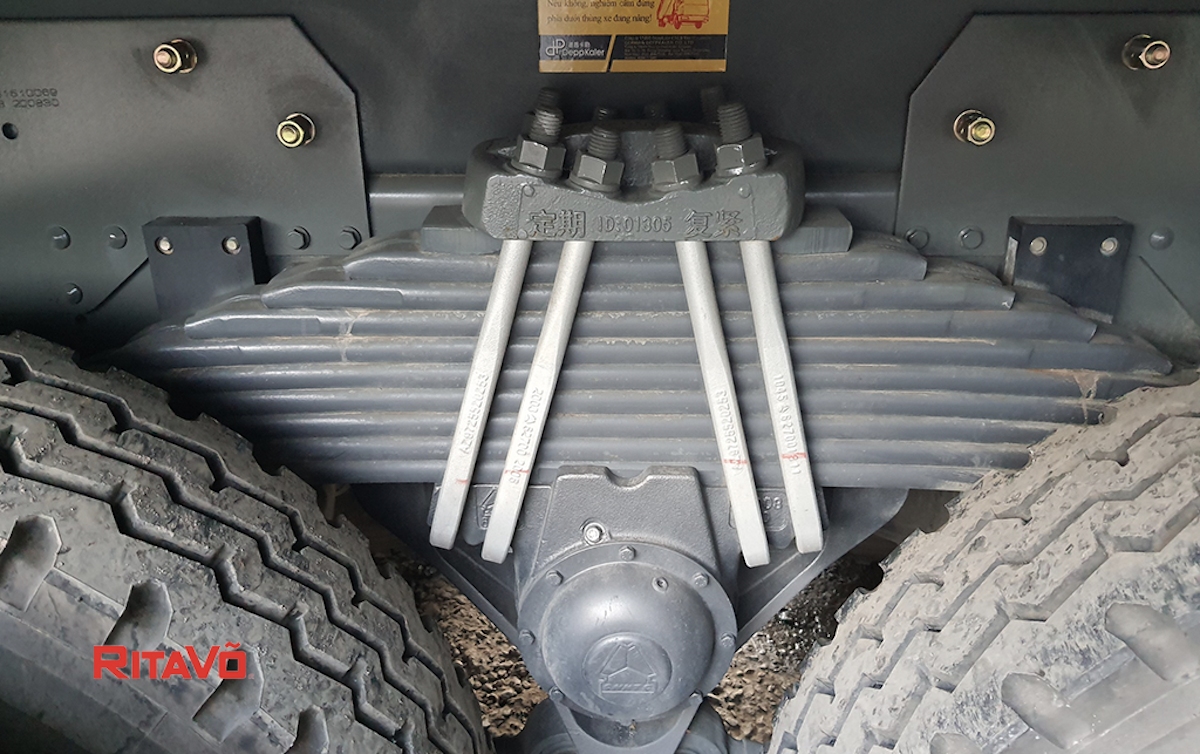 Xe Ben Howo 380 V7G 8x4 thùng vuông 12m3 7 Xe Ben Howo 380 V7G 8x4 thùng vuông 12m3 - Ảnh 7