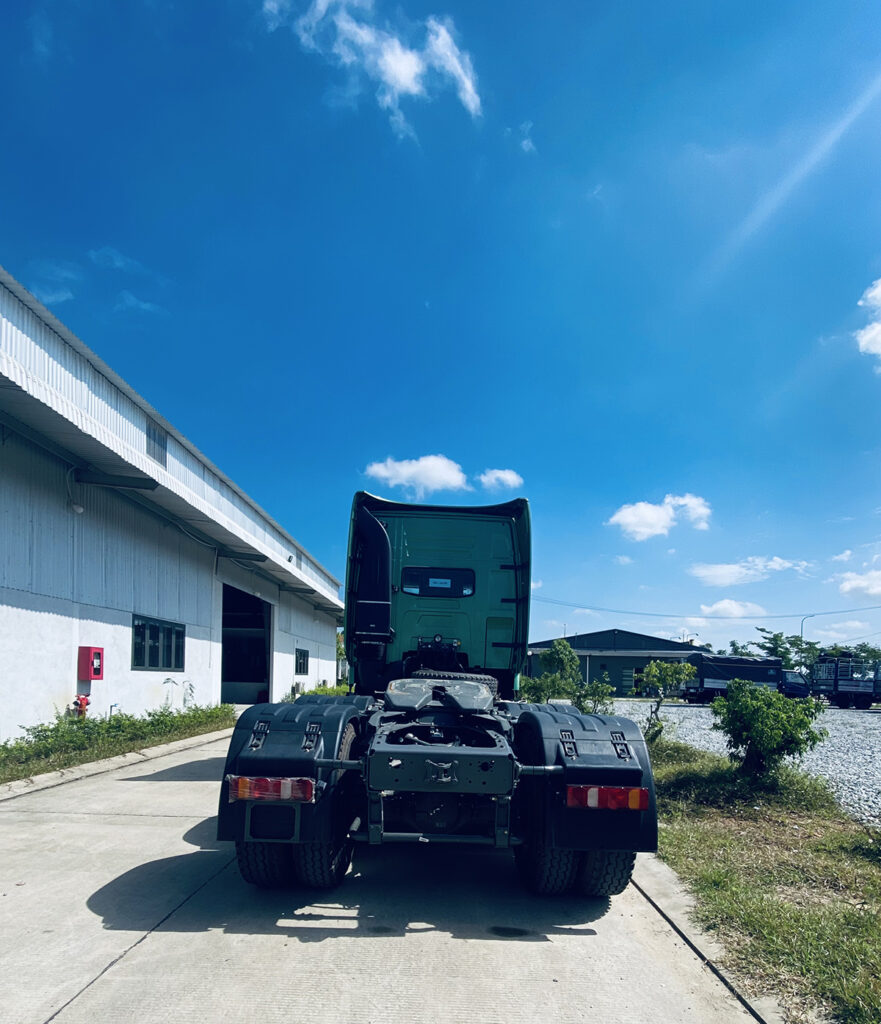 Đầu kéo HOWO 420HP cabin A7 11 dk howo 420hp3
