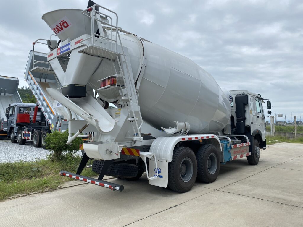 xe tron howo 380 12m36