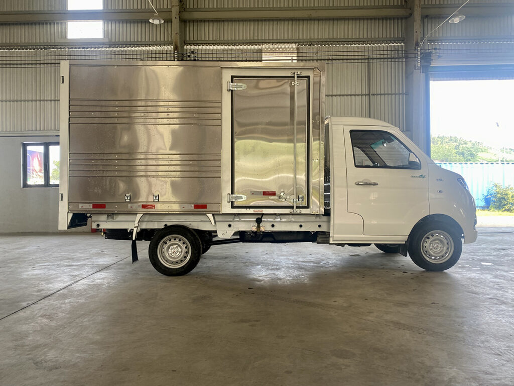 Xe tải SRM T30 THÙNG KÍN 38 srm t30 thung kin 12