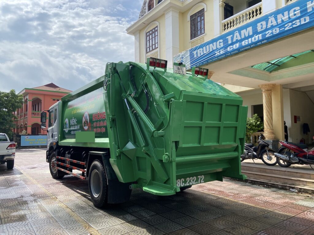 Xe cuốn ép rác 14 khối DONGFENG 10 Xe cuốn ép rác Dongfeng 14 khối