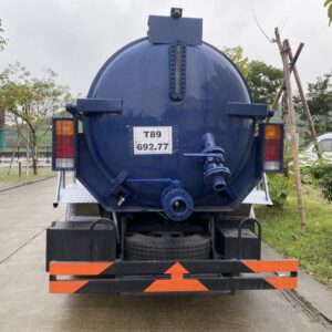 Xe bồn tưới nước rửa đường 8 khối HYUNDAI 110SP