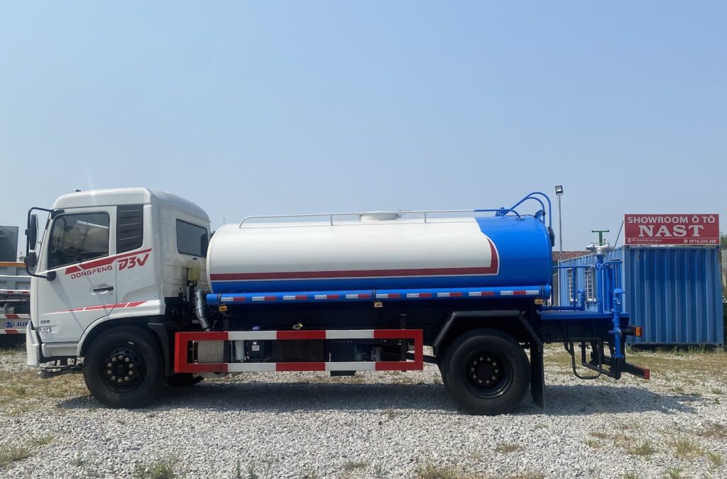 Xe bồn tưới nước rửa đường 9 khối DONGFENG nhập khẩu 2024