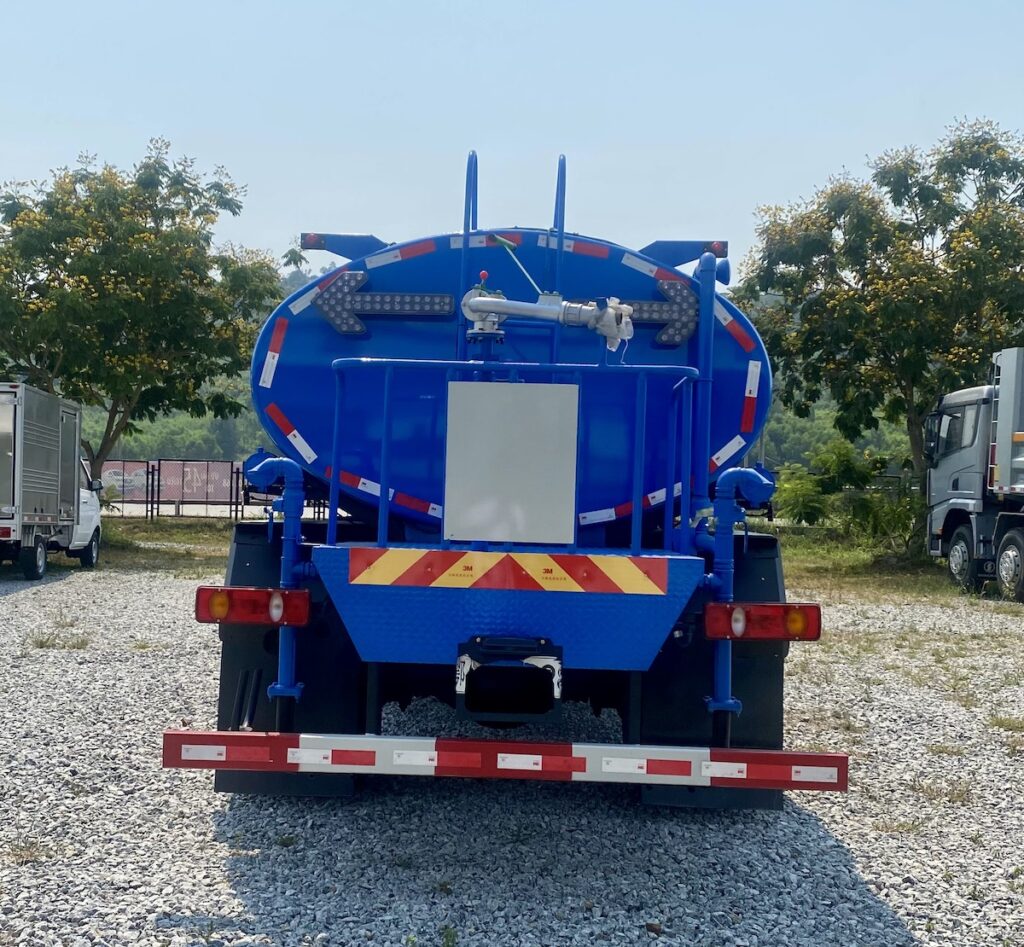 Xe bồn tưới nước rửa đường 9 khối DONGFENG nhập khẩu 2024