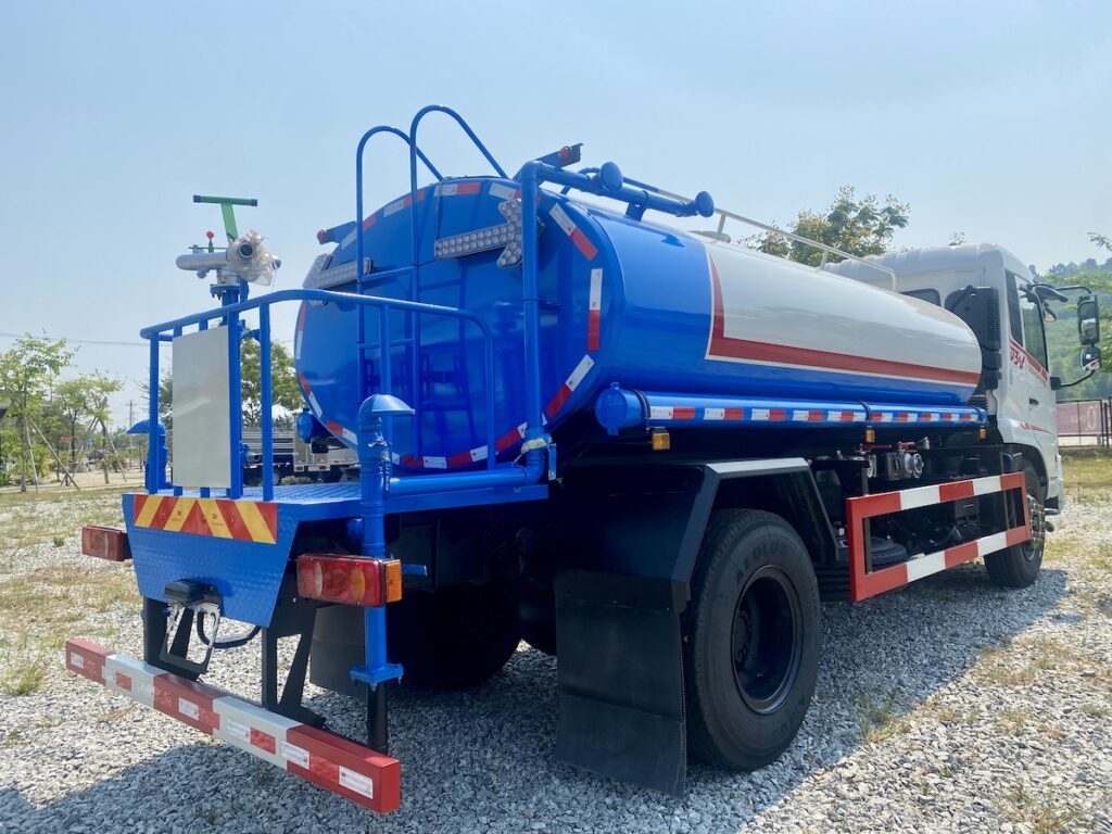 Xe bồn tưới nước rửa đường 9 khối DONGFENG nhập khẩu 2024