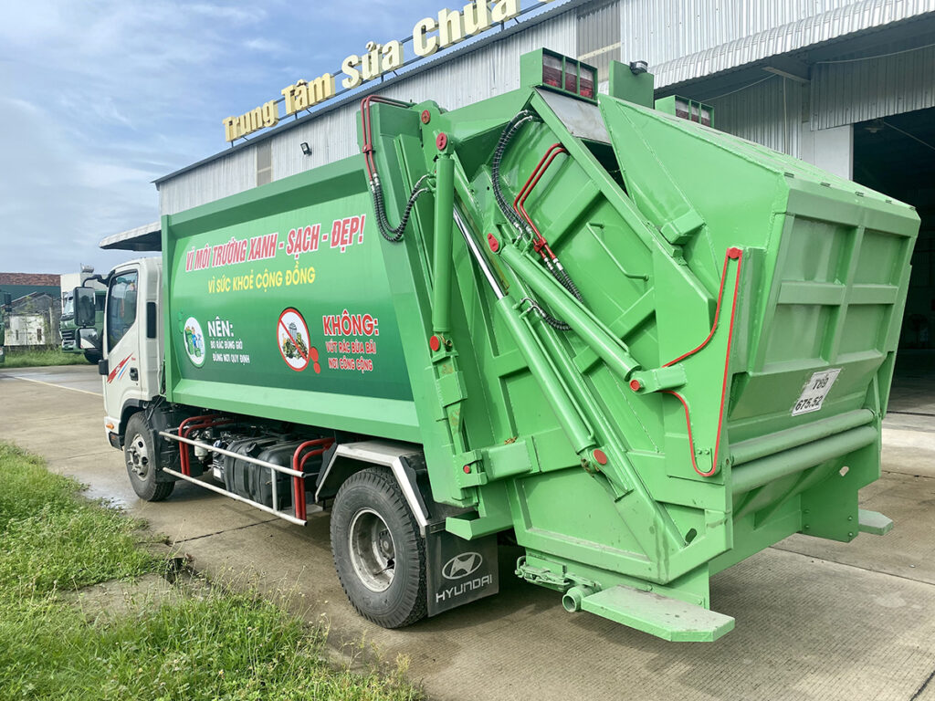 Xe cuốn ép rác 10 khối JAC (N650) 22 Xe cuốn ép rác 10 khối JAC (N650)