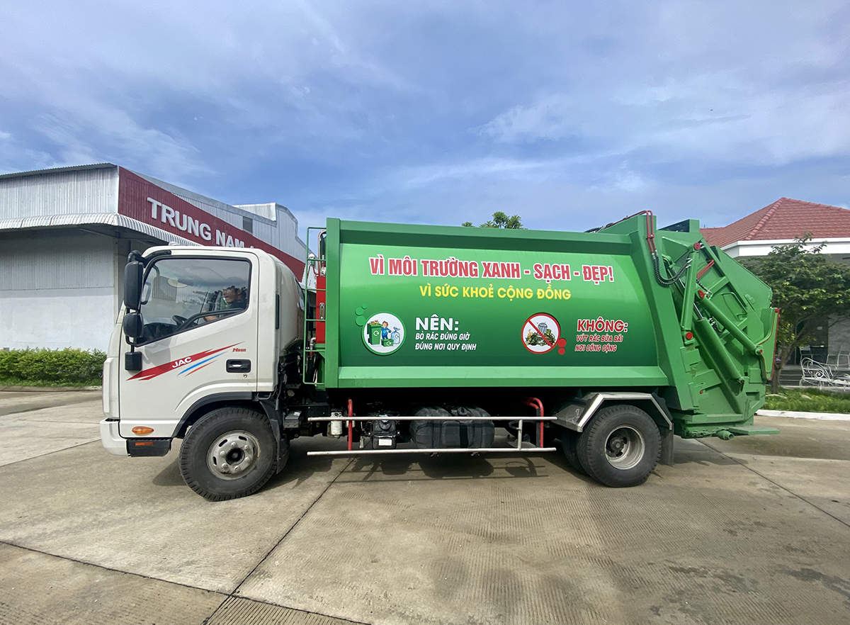 Xe cuốn ép rác 10 khối JAC (N650) 8 Xe cuốn ép rác 10 khối JAC (N650)