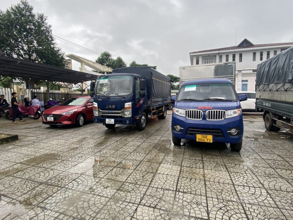 Bộ Tài chính đề xuất không giảm mức thu lệ phí trước bạ với ô tô sản xuất, lắp ráp trong nước